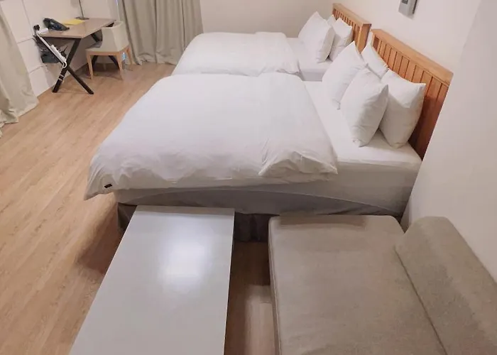 Whouse-sinchon 4*